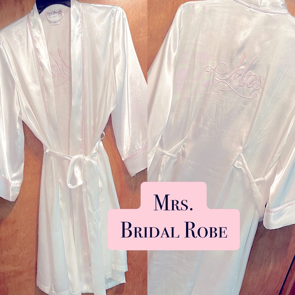 Mrs. Bridal white satin Robe